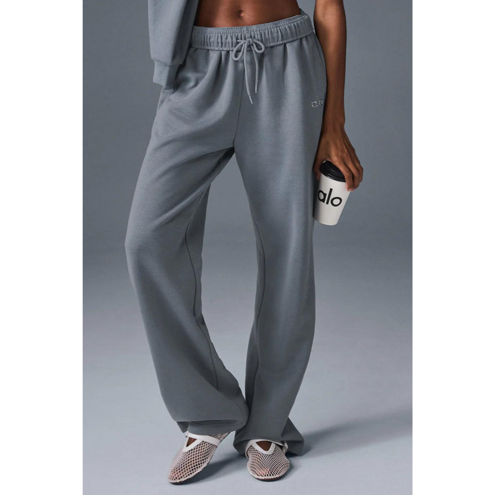 Alo Yoga Accolade Straight Leg Sweatpant in Gray
